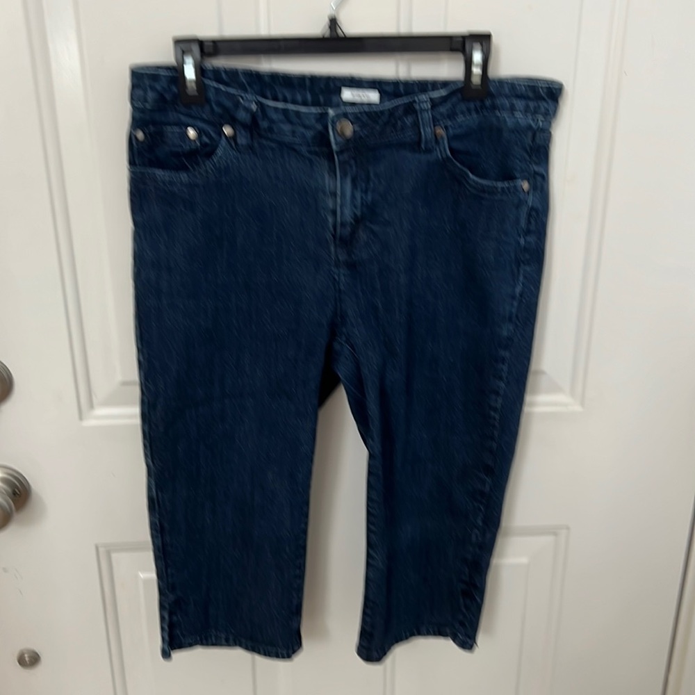 Liz Claiborne blue denim stretch capris